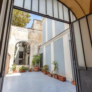 https://dietro-san-domenico-apartment.palermohotels.org